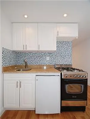 Rented by Buchbinder & Warren | media 7