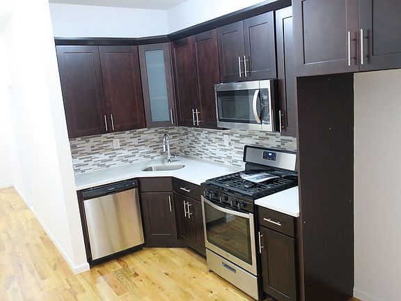 5th image of 987 E 167th St