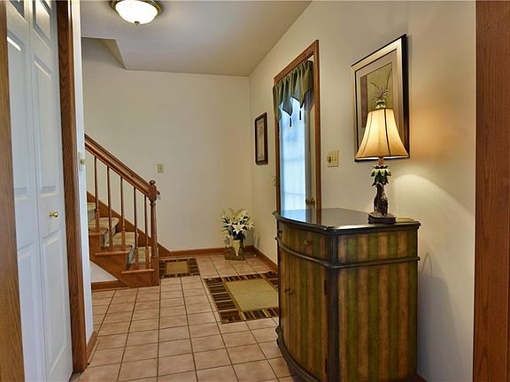 4th image of 1779 Island Dr
