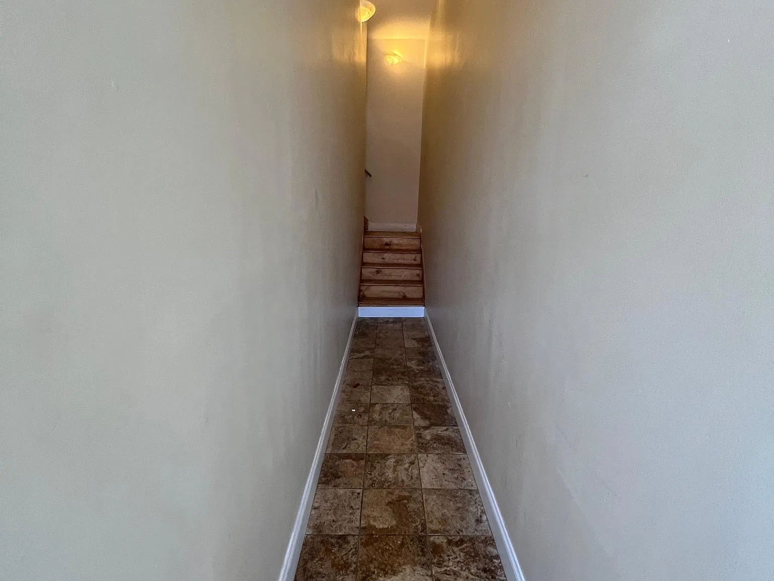2 bed, 760 sqft, $900 — Photo 3