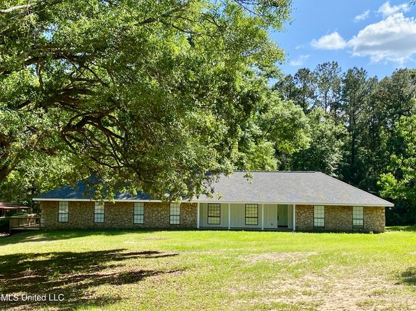 256 Lake David Dr, Picayune, MS 39466