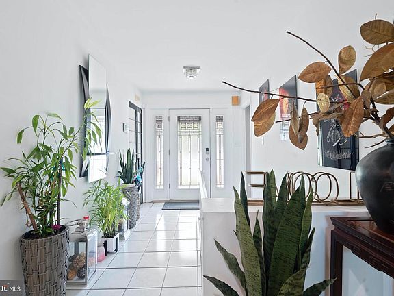 3rd image of 10832 Margate Rd