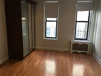 Rented by R New York