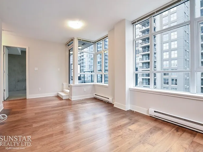 988 Richards St #706 — Photo 2