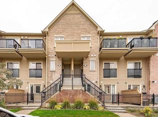 4975 Southampton Dr #232, Mississauga, ON L5M 8E5