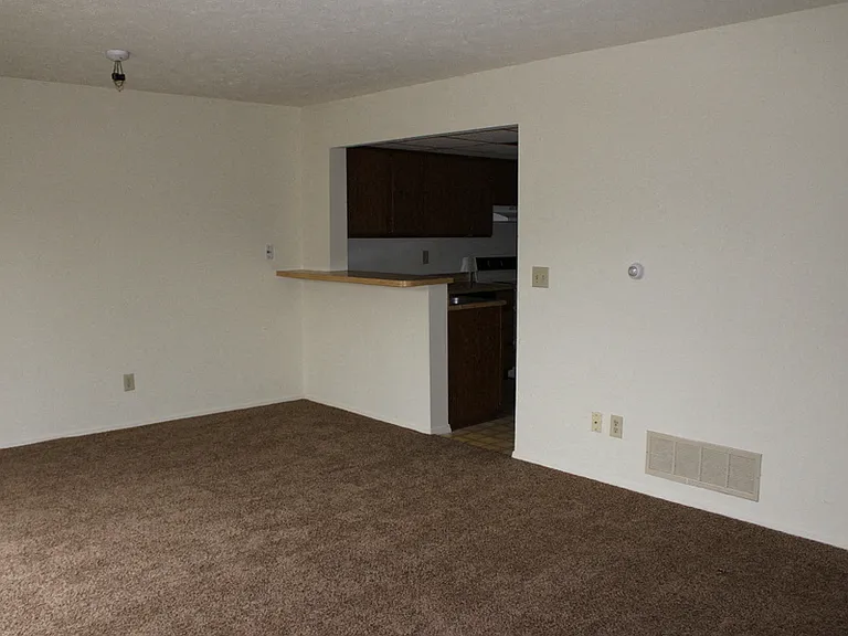 6532 Rolling Glen Dr — Photo 3