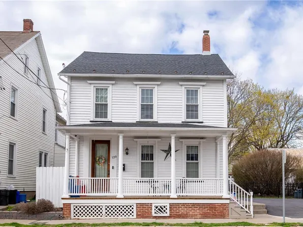 128 Mauch Chunk St, Nazareth, PA 18064