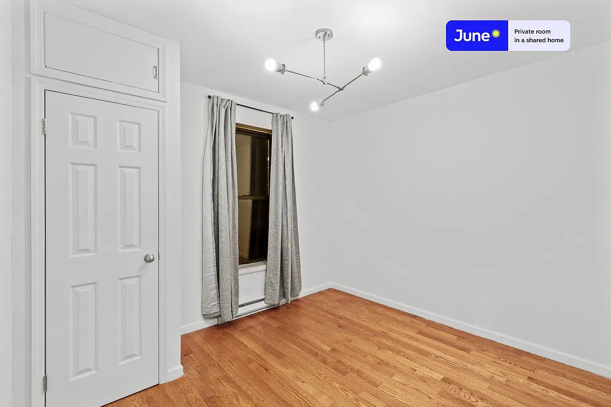 Full bedroom in 4 bed/1 bath home in Upper West Side #764 B — Photo 2