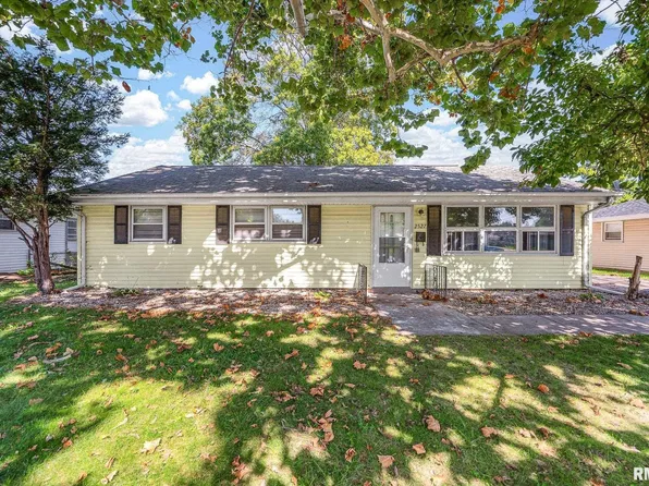 2527 W Westminister Ave, Peoria, IL 61604