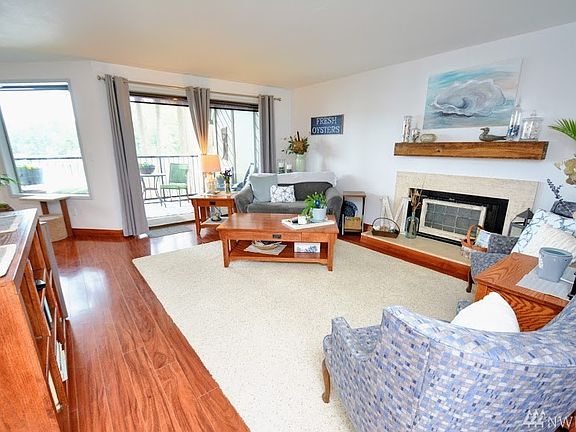 2nd image of 923 Pershing Ave #B207