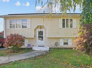 32 Jackson Ave, Johnston, RI 02919