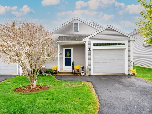 103 Village Ln, Bellingham, MA 02019