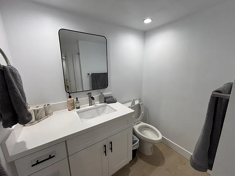 1124 Lakeview Blvd E — Photo 9