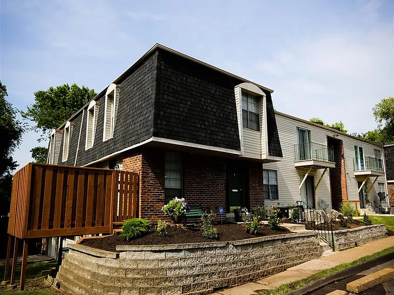 Whispering Lake Apartments — Photo 23