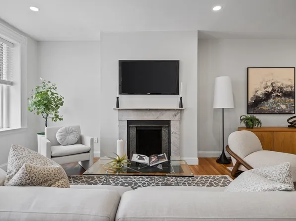 26 Temple St APT 3, Boston, MA 02114