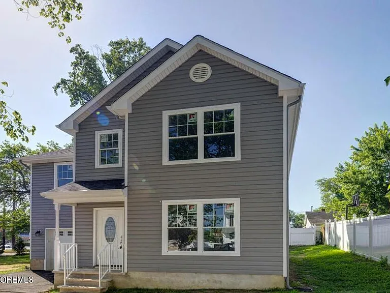 191 Greenwood Dr — Photo 1