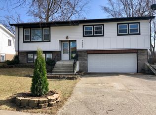 9003 Barberry Ln, Oak Lawn, IL