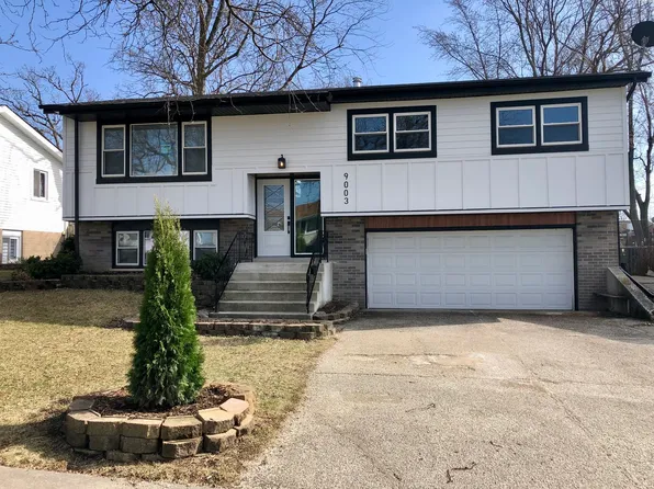 9003 Barberry Ln, Oak Lawn, IL 60457