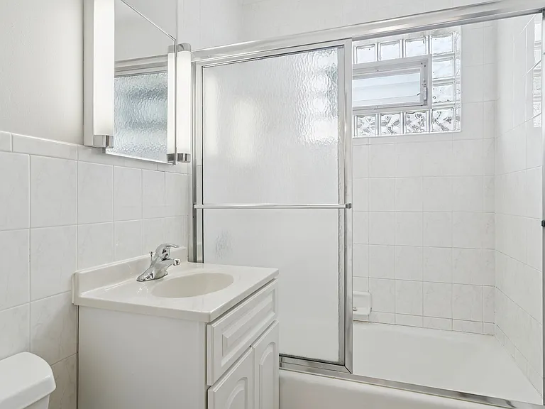 603 W Park Ave #202 — Photo 5