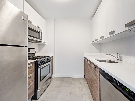 3rd image of 4609 11th St APT 6H