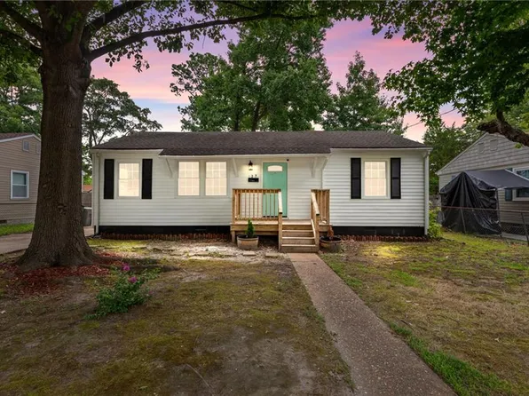 127 Rosewood Dr, Hampton, VA 23669