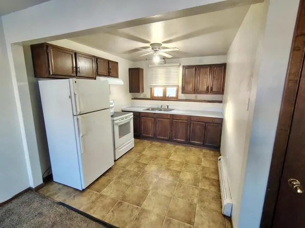 1812 5th St SE, Minot, ND 58701