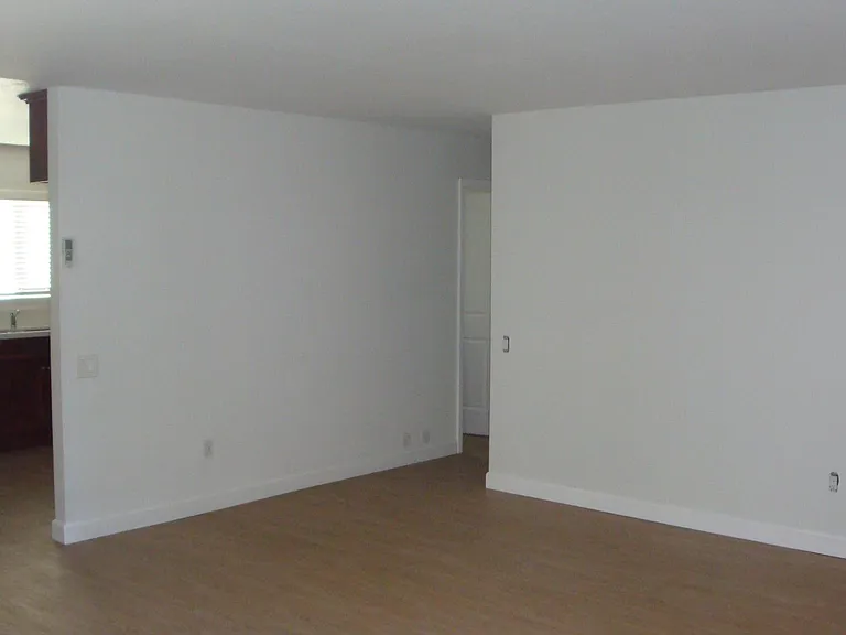 5848 Greenleaf Ave #12 — Photo 16