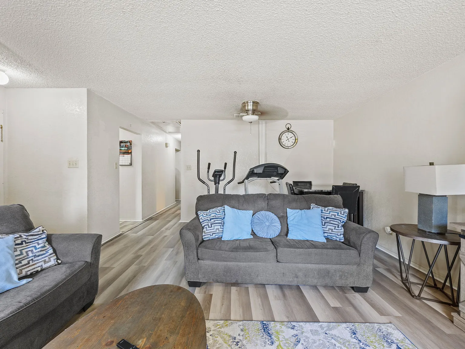 2 bed, 1102 sqft, $1,525 — Photo 4