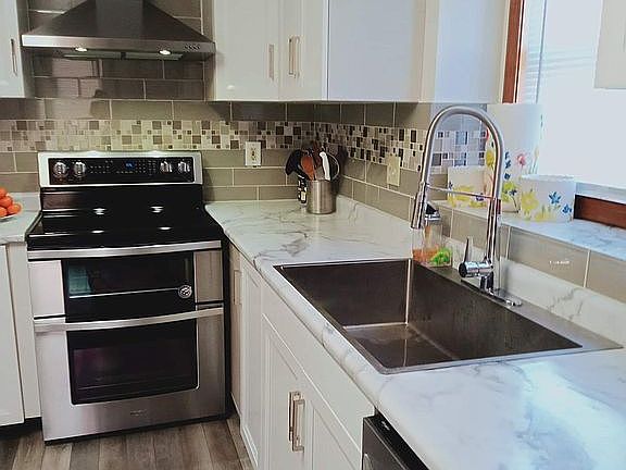 5th image of 10724 Cleveland Ave