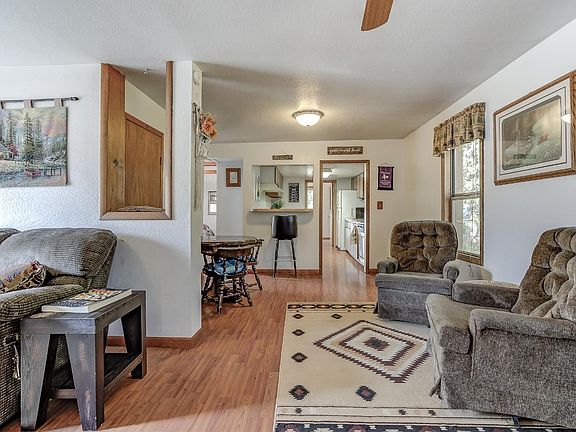 5th image of 615 Berry St