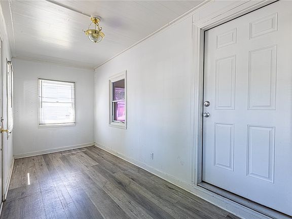 4th image of 256 Avenue D