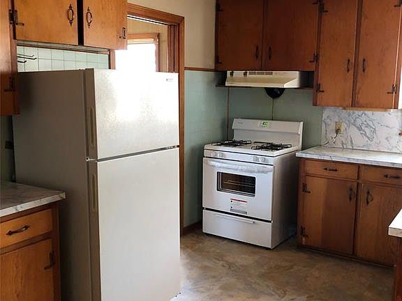 4th image of 801 S Pioneer Dr