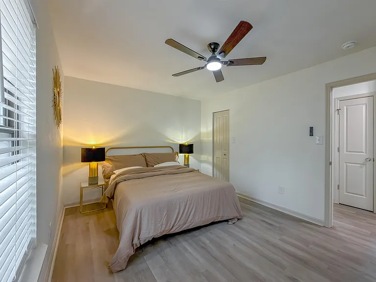 2059 Little River Ln — Photo 5
