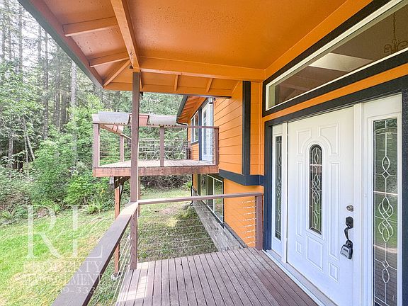 3rd image of 3295 Camp Ln NW