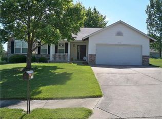 1206 White Oak Ct, Troy, MO 63379