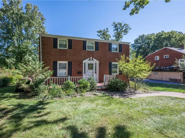 345 Pinehaven Dr, Bethel Park, PA 15102