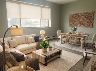 50 Mohawk Rd W #206, Hamilton, ON L9C1V7