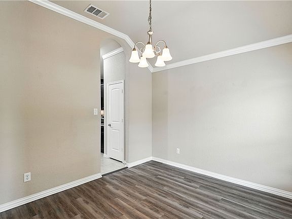 4th image of 2339 Jeffrey Ln
