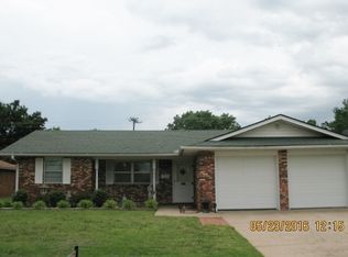 2812 E Hartford Ave, Ponca City, OK 74604