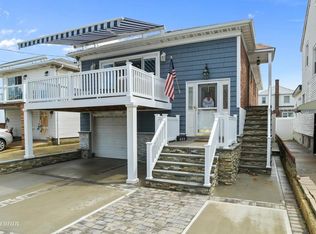 562 Beach 132 St, Far Rockaway, NY 11694