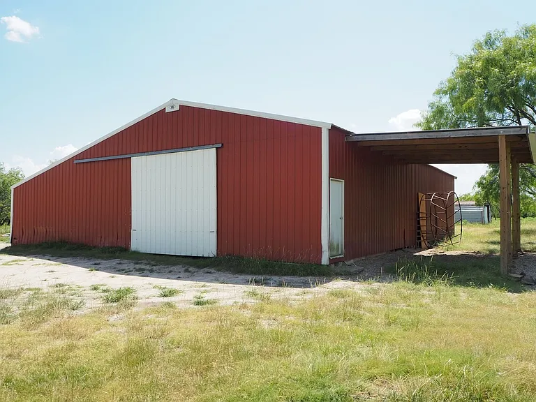 9561 Hames Rd — Photo 33