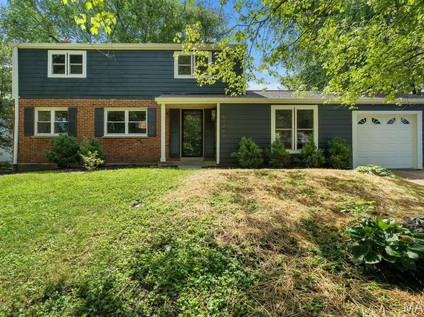 2240 Ferncliff Ln, Saint Louis, MO 63122