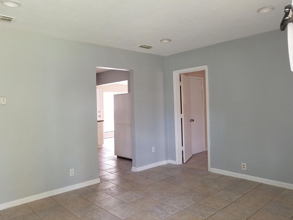 2nd image of 453 Greeland Ave