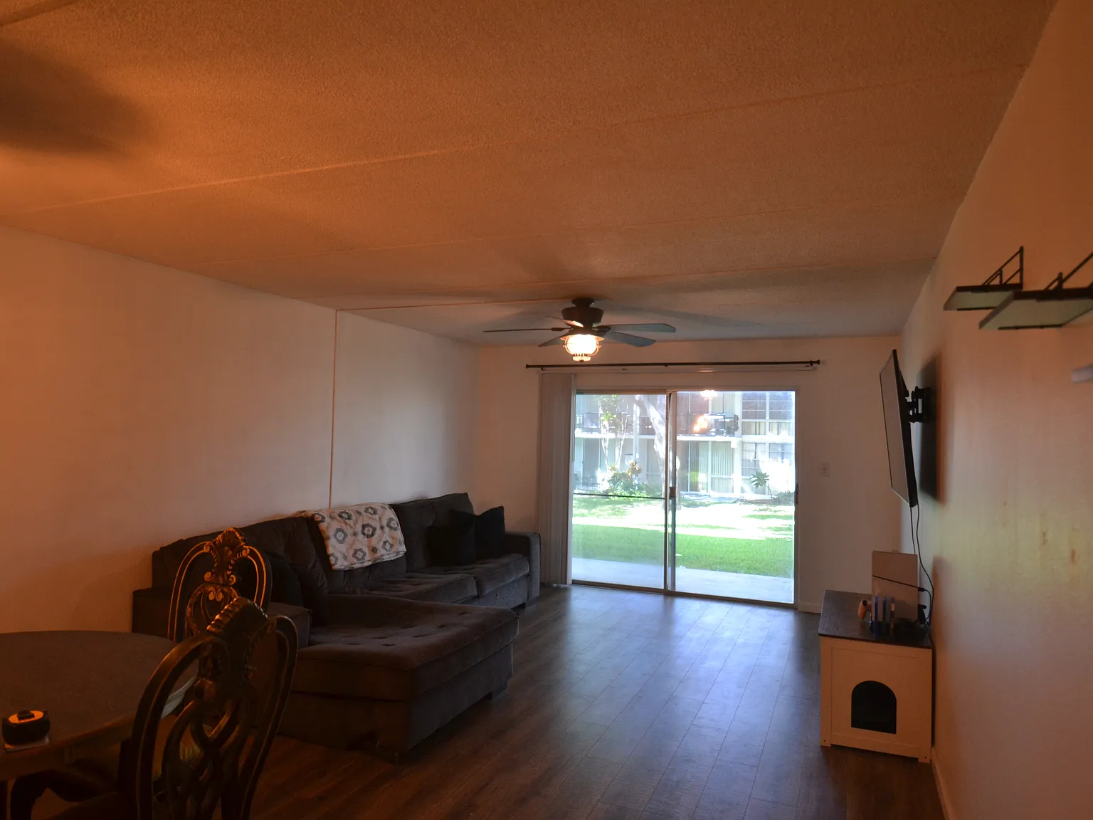 1 bed, 1.0 bath, 690 sqft, $1,800 — Photo 3