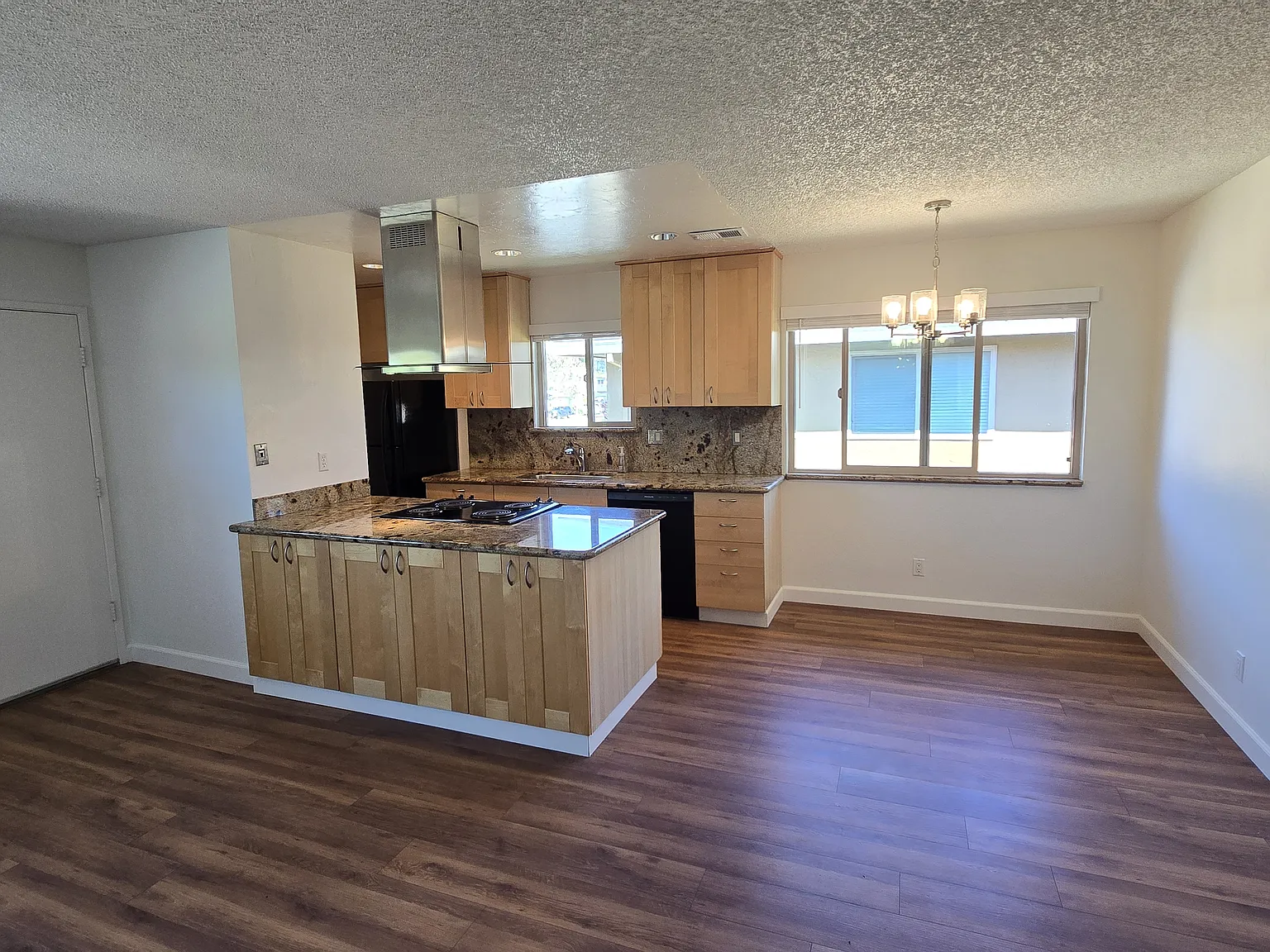 2 bed, 925 sqft, $1,500 — Photo 3