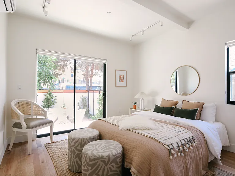 1033 N Coronado St #2 — Photo 3