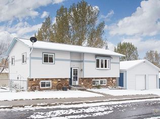 1106 W 12th St, Laurel, MT 59044
