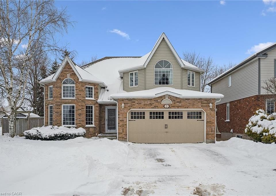 1st image of 2 Oakridge Cres