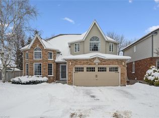 2 Oakridge Cres, Guelph, ON N1L 1J1