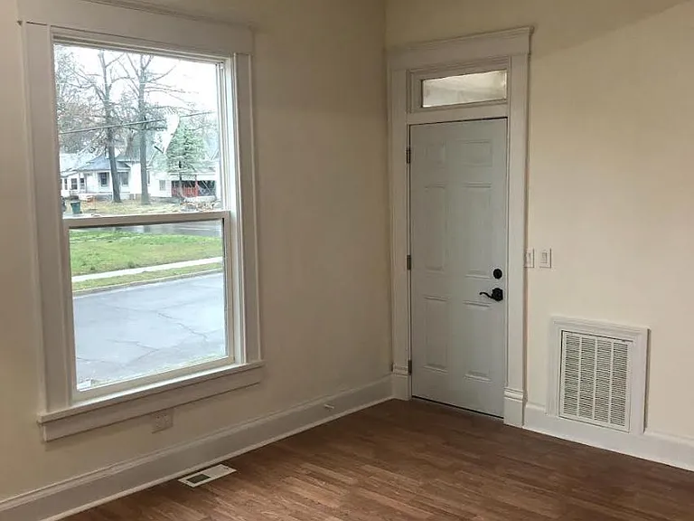 825 N Grant Ave #4 — Photo 1